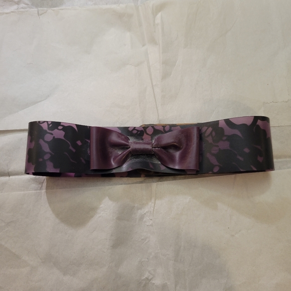 Westward Bound Bordelle-L'Amour Latex Set - Picture 9 of 16